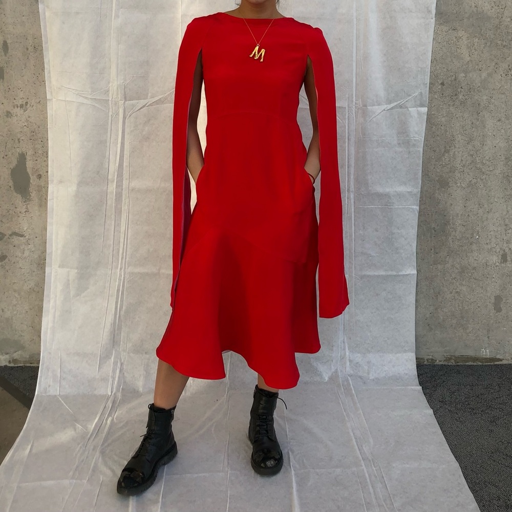 Calvin Klein RUNWAY 100% Silk Red Cape-Sleeve Midi Dress
